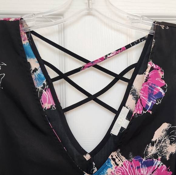 NWT Floral Tank w/ Criss-cross Back - Picture 3 of 11